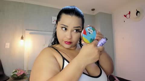 Snapshot of clarigil chatting on 02-17-26, 12:45 clarigil online show from 02-17-26, 12:45