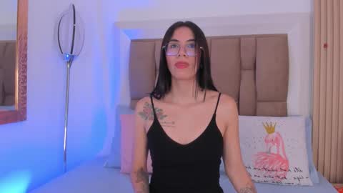 Snapshot of clarisse28 chatting on 02-14-26, 07:10 Mistress Clarisse online show from 02-14-26, 07:10