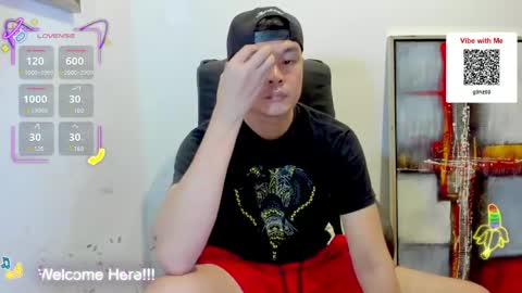 Snapshot of clarkyplaze chatting on 05-16-26, 12:07 Clark online show from 05-16-26, 12:07