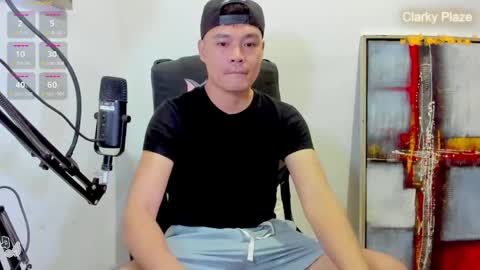 Snapshot of clarkyplaze chatting on 06-05-26, 12:17 Clark online show from 06-05-26, 12:17