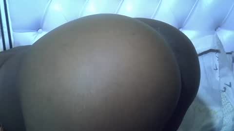 Snapshot of classy_zoey chatting on 10-10-25, 02:10 classy_zoey online show from 10-10-25, 02:10