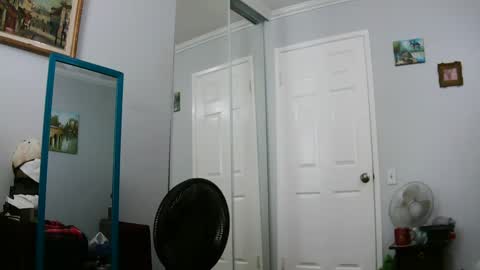 Claudia online show from 02-22-25, 03:58