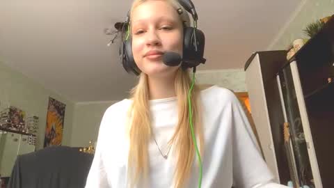 I m Kris so excited to stream today for you  online show from 02-09-26, 07:34