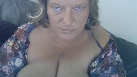 ClaudineDDD online show from 12-22-24, 10:47