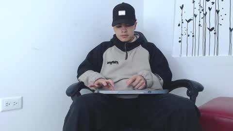 Snapshot of clay_black chatting on 03-04-25, 03:59 online show from 03-04-25, 03:59