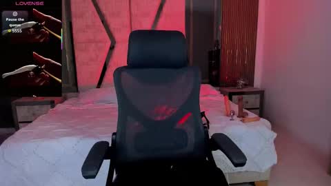 Cleo Adams online show from 10-08-25, 04:54