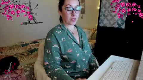 Snapshot of cleo_christmas chatting on 02-24-26, 01:03 cleo_christmas online show from 02-24-26, 01:03