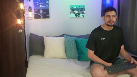 Snapshot of cleoanubis_ chatting on 04-26-26, 04:43 Girl Juliana and Federico online show from 04-26-26, 04:43
