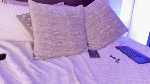 . Cleo Jhonson . online show from 03-04-25, 11:08