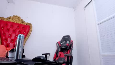          online show from 02-11-25, 06:33
