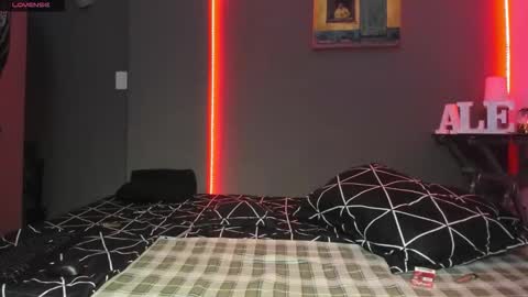 Snapshot of cleosexxx chatting on 03-02-26, 12:13 cleo y maikol online show from 03-02-26, 12:13
