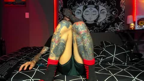 Snapshot of cleosexxx chatting on 04-05-26, 03:47 cleo y maikol online show from 04-05-26, 03:47