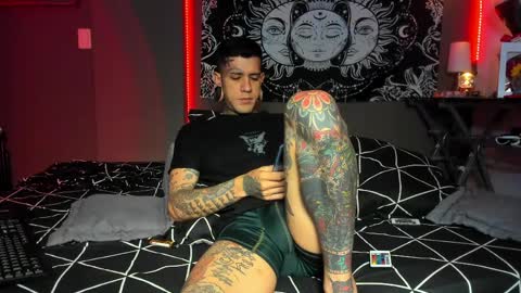 Snapshot of cleosexxx chatting on 04-06-26, 06:36 cleo y maikol online show from 04-06-26, 06:36