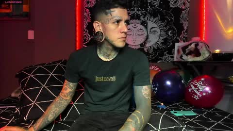 Snapshot of cleosexxx chatting on 04-07-26, 03:18 cleo y maikol online show from 04-07-26, 03:18