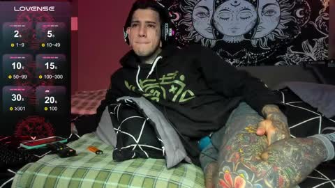 Snapshot of cleosexxx chatting on 04-11-26, 04:06 cleo y maikol online show from 04-11-26, 04:06