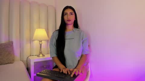 Snapshot of cleosteele_ chatting on 06-11-26, 08:56 CleoSteele online show from 06-11-26, 08:56