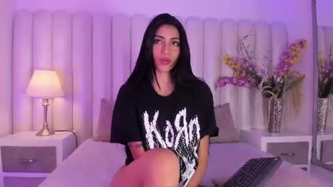 Snapshot of cleosteele_ chatting on 06-12-26, 09:30 CleoSteele online show from 06-12-26, 09:30