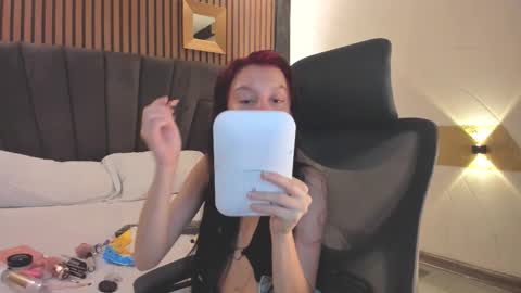 cleowhite_ online show from 11-02-25, 04:26