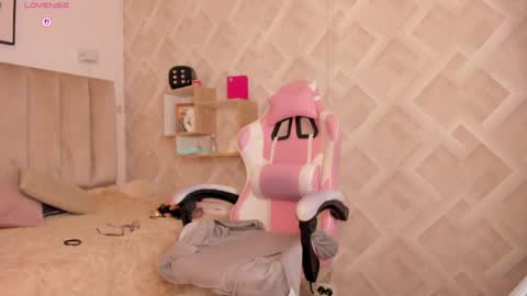 clhoe_johnson_ online show from 05-04-26, 12:45