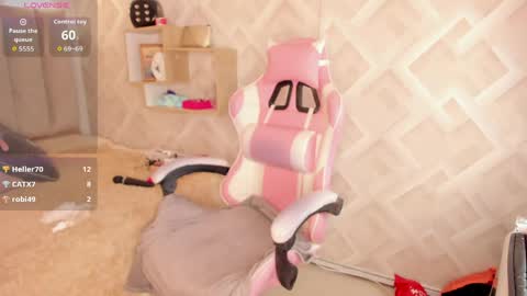clhoe_johnson_ online show from 05-11-26, 02:45