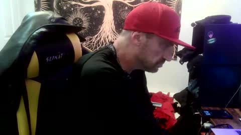 Snapshot of clintwood12 chatting on 10-06-25, 12:02 chad online show from 10-06-25, 12:02