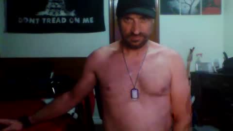 Snapshot of clintwood12 chatting on 10-22-25, 02:56 chad online show from 10-22-25, 02:56