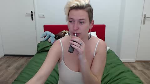 Syl  online show from 01-24-25, 04:17