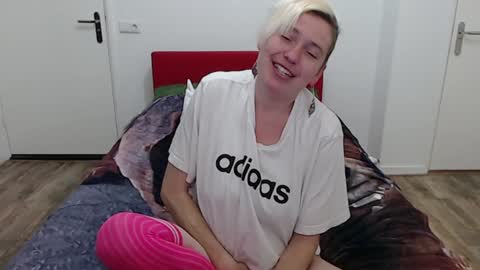 Syl  online show from 01-27-25, 01:52