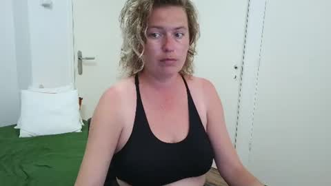 Syl  online show from 06-21-26, 03:25