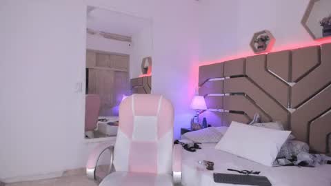 Cloe Online de 600 a 1400 online show from 03-08-25, 07:42