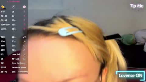 Snapshot of cloe_five chatting on 10-17-25, 05:15 CLOE online show from 10-17-25, 05:15