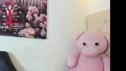 Snapshot of cloe_glace chatting on 07-20-26, 08:00 Cloe Glace online show from 07-20-26, 08:00