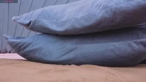 Cloe online show from 04-21-26, 02:34