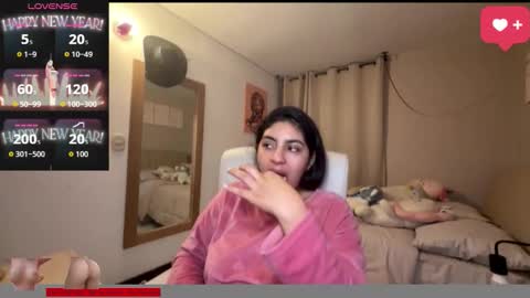 cloe small online show from 10-12-25, 01:48