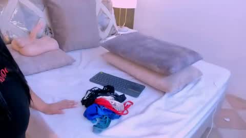 Snapshot of cloeconnelly chatting on 04-23-26, 12:56 Cloe Connely online show from 04-23-26, 12:56