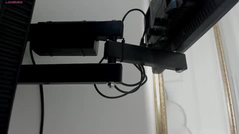 Snapshot of cloedurant chatting on 10-17-25, 07:38 cloedurant online show from 10-17-25, 07:38