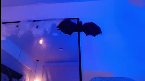 Cloe Stron online show from 10-18-25, 03:24