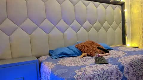 Snapshot of cloeygraweing chatting on 10-10-25, 06:40 cloeygraweing online show from 10-10-25, 06:40