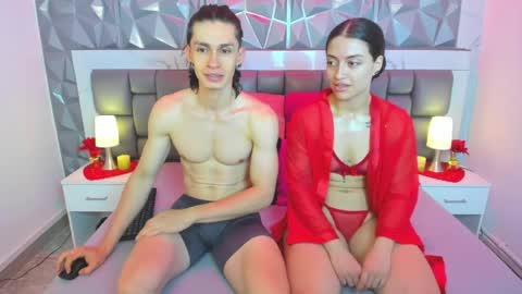 Snapshot of cloeymiller chatting on 04-04-26, 12:46 Cloe y Miller online show from 04-04-26, 12:46