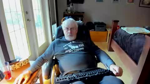 Snapshot of cloudalert62 chatting on 03-26-26, 04:01 cloudalert62 online show from 03-26-26, 04:01