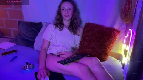 CloudEevee online show from 09-10-25, 01:16