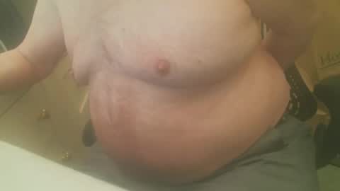 Snapshot of clouds8888 chatting on 10-12-25, 02:38 clouds8888 online show from 10-12-25, 02:38