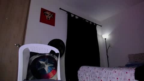 Snapshot of cloudy_pigdude chatting on 04-25-26, 03:53 CRISTIAN online show from 04-25-26, 03:53