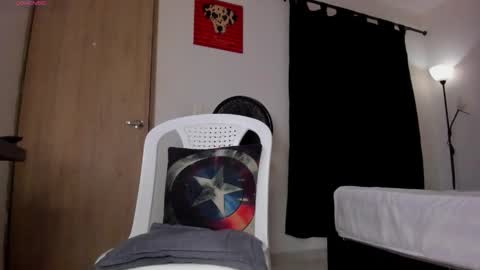 Snapshot of cloudy_pigdude chatting on 04-29-26, 04:16 CRISTIAN online show from 04-29-26, 04:16