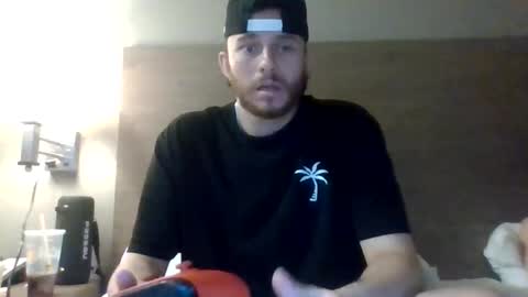 tallhungandcloudy online show from 04-30-26, 08:57