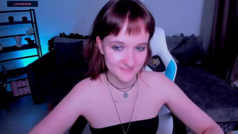  Clover  follow me  online show from 12-28-24, 06:29