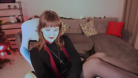  Clover  follow me  online show from 01-12-25, 02:52