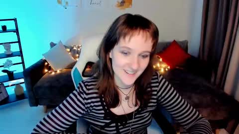  Clover  follow me  online show from 03-09-25, 08:52