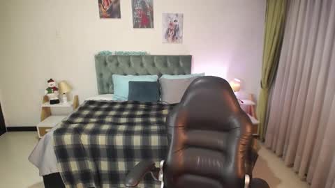 emely dolce online show from 12-31-24, 04:49