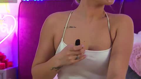 Snapshot of clumsylove chatting on 02-21-26, 09:38 Marina online show from 02-21-26, 09:38